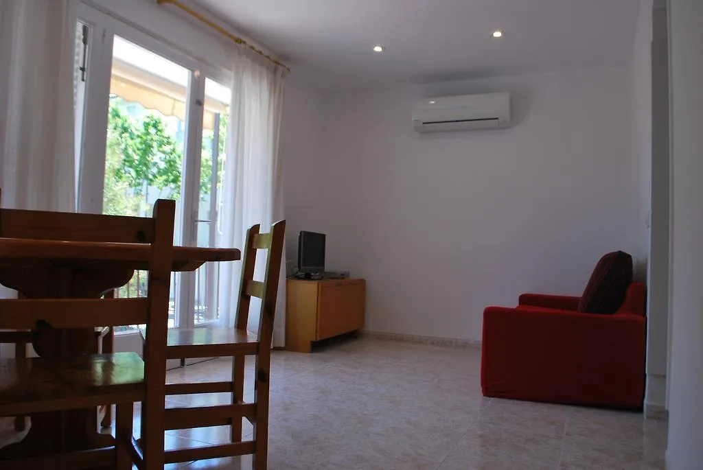 Apartamentos Les Palmeres Platja d'Aro 0*,  Spain